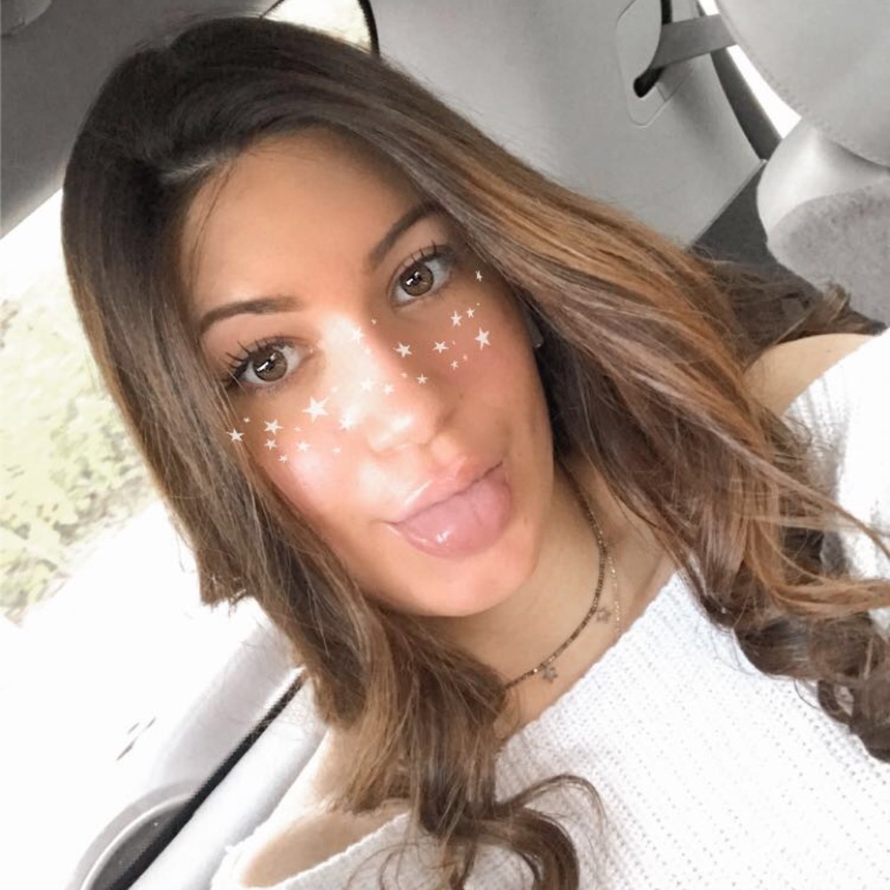 Meet your Posher, Olivia